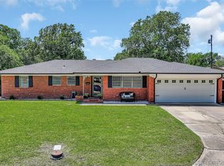 825 Pershing Dr W, Ardmore, OK 73401