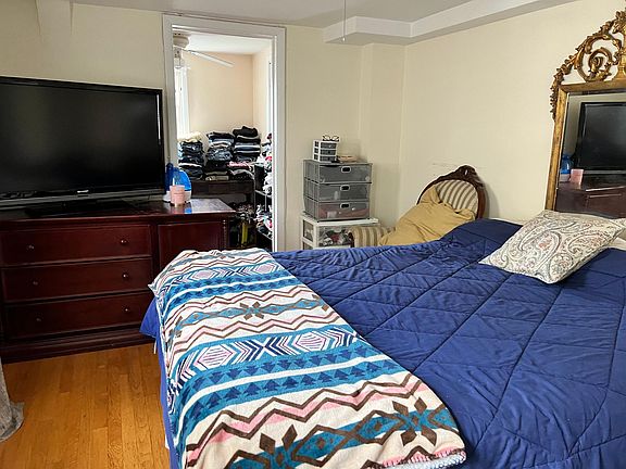 4th image of 166 Grand St Floor 2