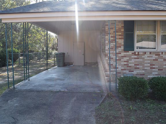 Carport +extra parking space
