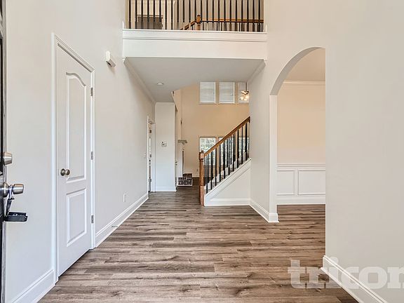 3rd image of 612 Peach Pl