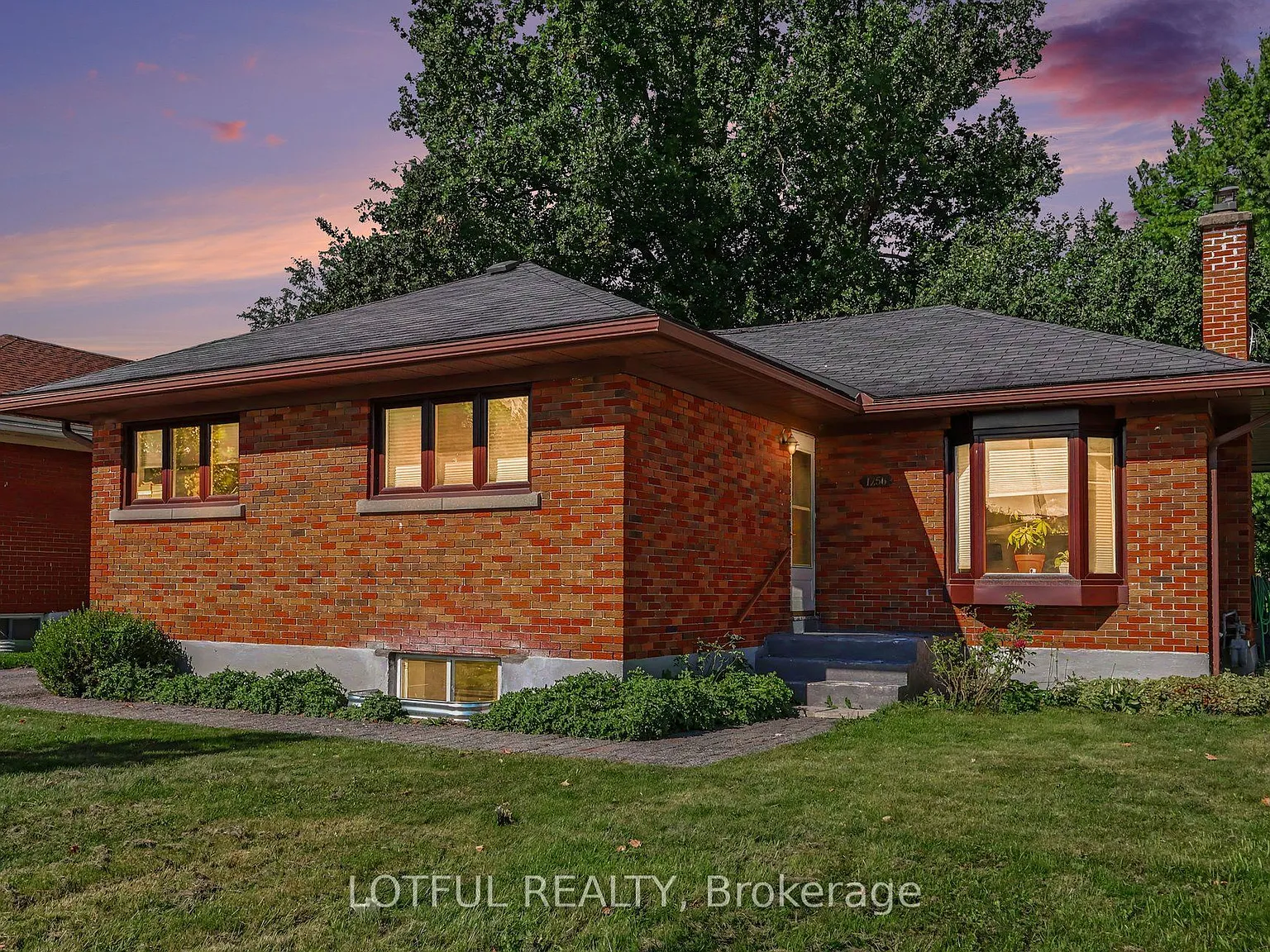 4 bed, $3,200 — Photo 1