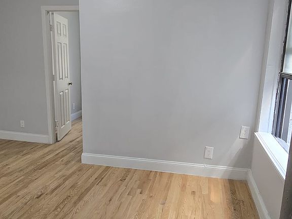 3rd image of 127 E 102nd St APT 12