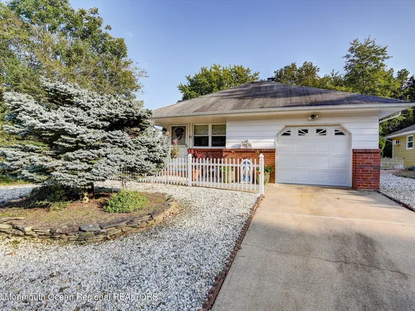 2051 Mount Hope Lane, Toms River, NJ 08753
