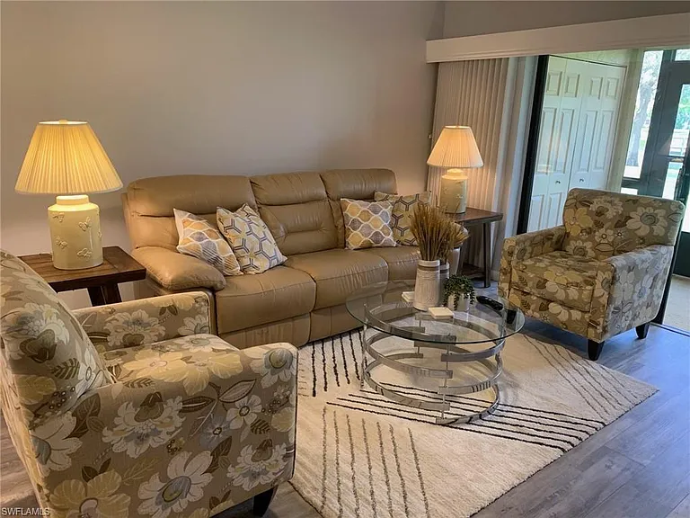 8715 Charter Club Cir #4 — Photo 8