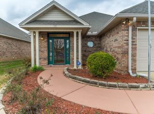 105 Creekside Mnr, Hattiesburg, MS 39402