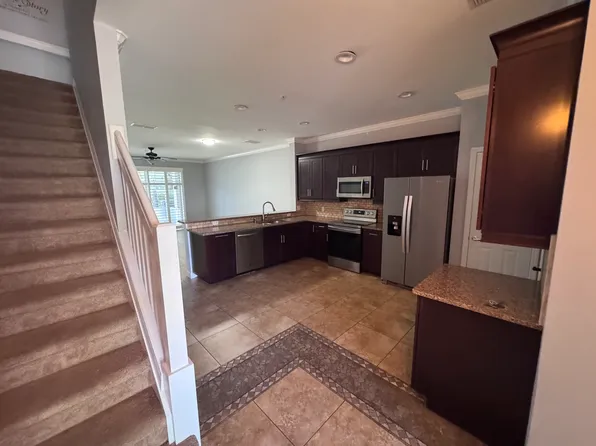 1289 Oxford Ln, Naples, FL 34105
