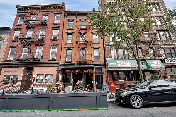 Rented by Compass | media 7