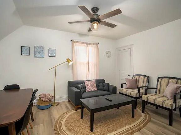4th image of 152 Essex St Unit B