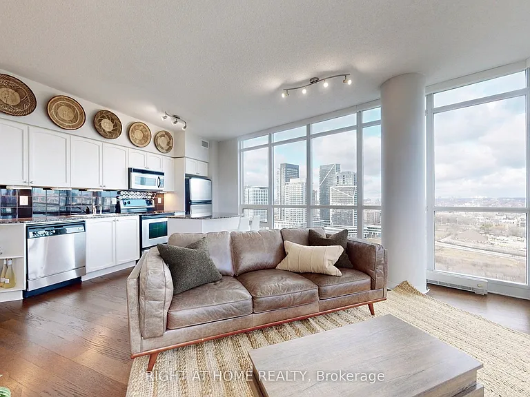 231 Fort York Blvd #2309 — Photo 2