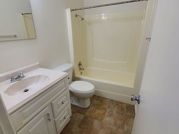 5th image of 34987 Beech Ave APT A