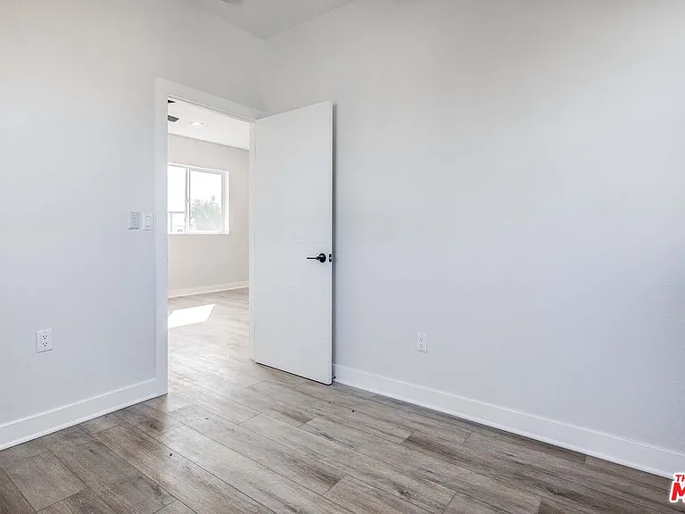 624 W 83rd St #1/2 — Photo 13