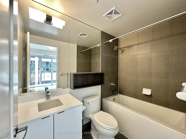 60 Princess St #338 — Photo 13