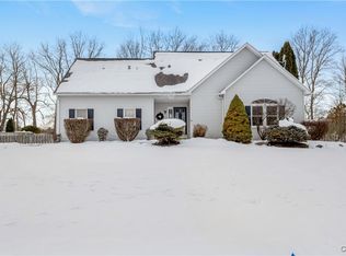 20 Daniluk Dr, Camillus, NY 13031