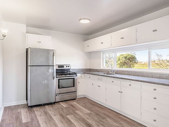 3rd image of 1301-1361 La Playa St #1