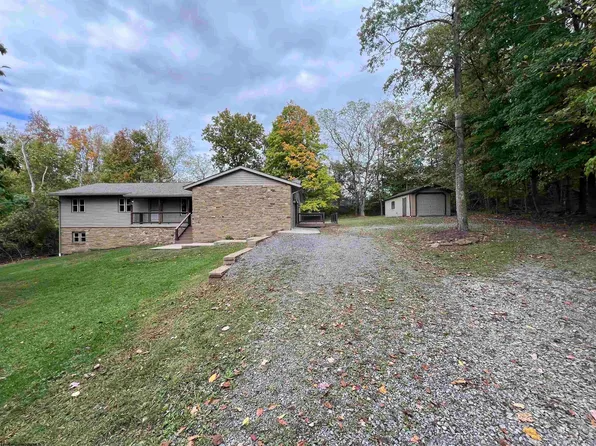 84 Heaven Hill Rd, Morgantown, WV 26508