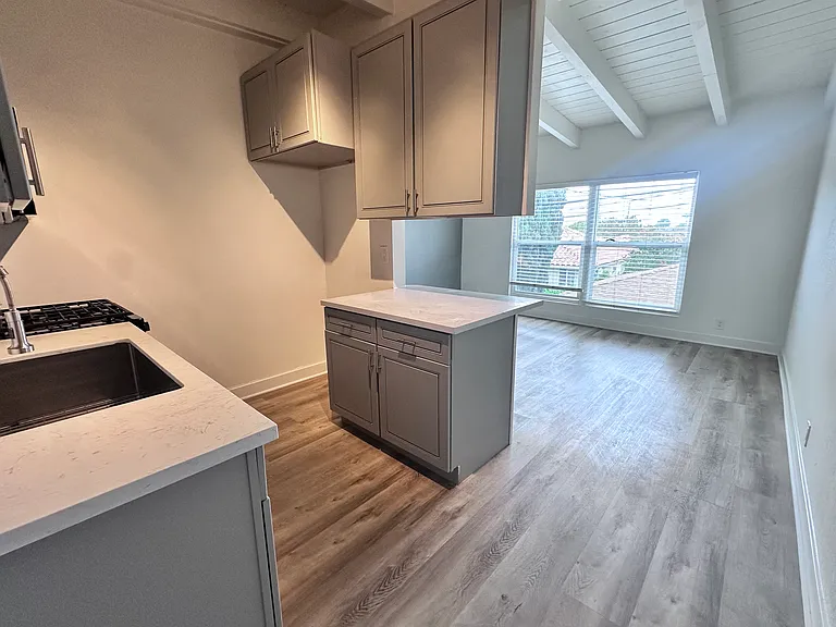3711 Artesia Blvd #10 — Photo 2