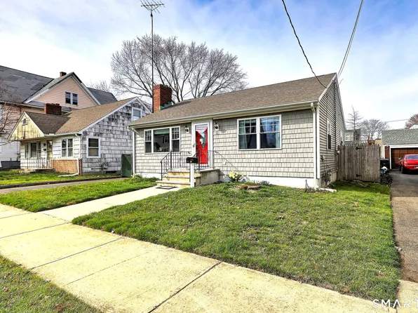 35 Nelson Terrace, Bridgeport, CT 06610