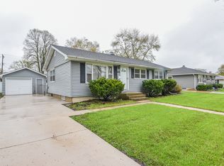 1544 Roanoak Ave, Aurora, IL 60506