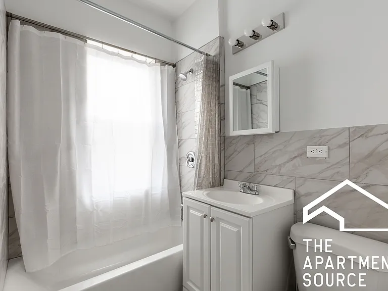 2712 N Milwaukee Ave #215 — Photo 5