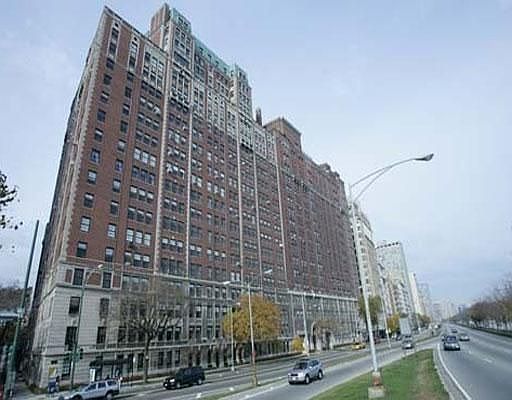 1st image of 3270 N Lake Shore Dr APT 7C