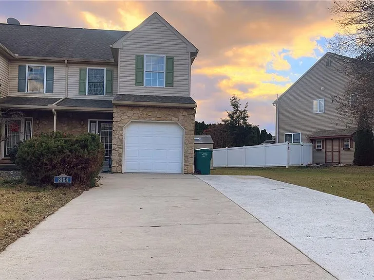 8104 Heritage Dr — Photo 2