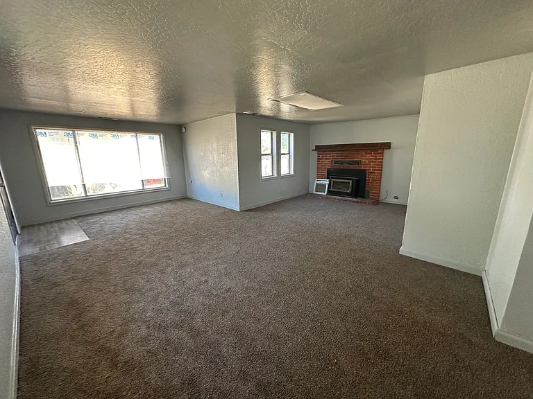 213 Park St — Photo 4