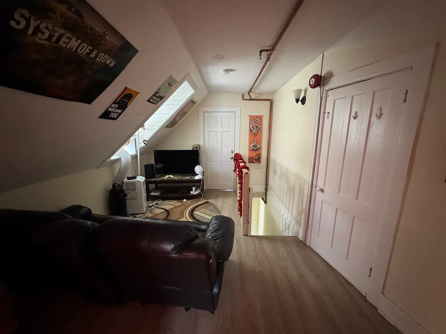 3 bed, 861 sqft, $1,600 — Photo 2