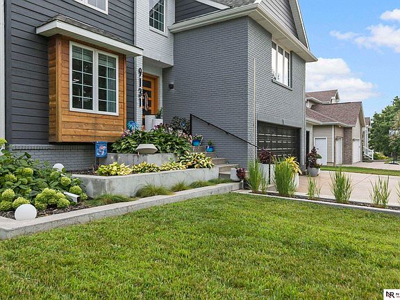 3rd image of 9131 Merryvale Dr