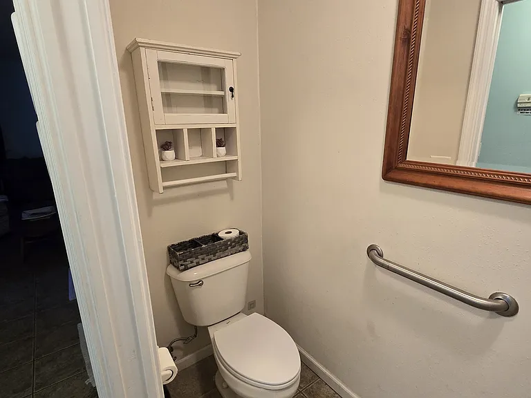1121 N Commerce Ter — Photo 15