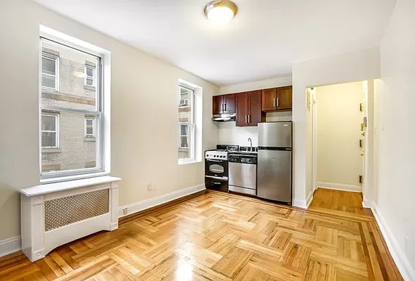 1st image of 3049 Crescent St APT H1b6