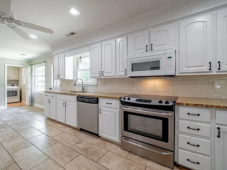 2704 Powhatan Dr — Photo 38