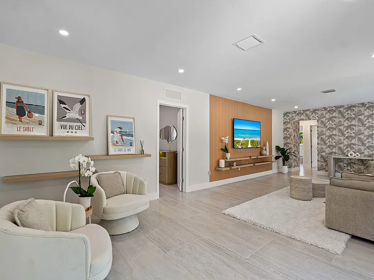 1345 SW 14th Ave — Photo 13