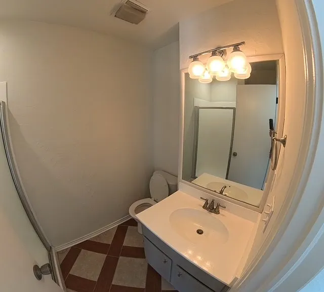 2nd bath with walk in shower