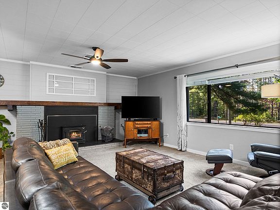 2nd image of 11216 Lake Shore Dr