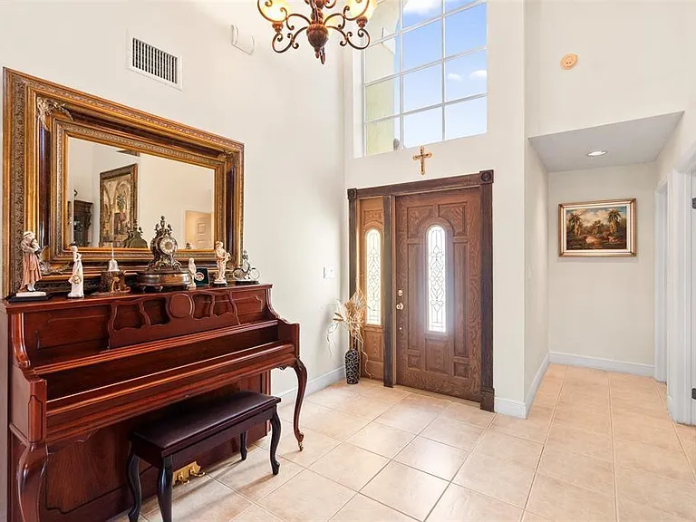9505 Aegean Dr — Photo 2