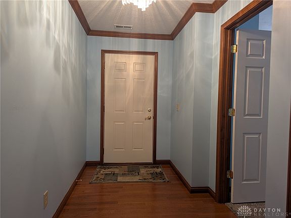 4th image of 1940 Shady Oak Ct