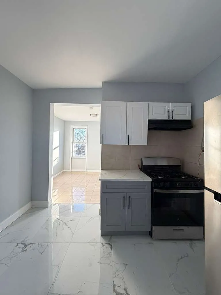Building Photo - 211 64th St #16