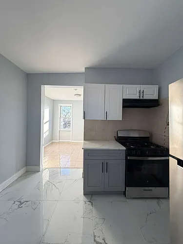 211 64th St Photo 1