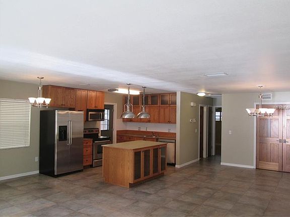 3rd image of 1304 E Henry Ave
