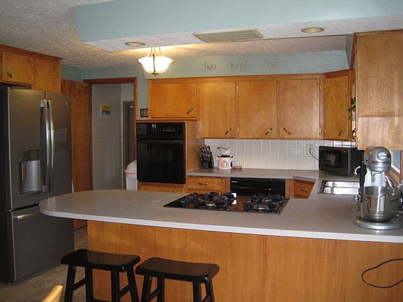 4th image of 1796 Jamestown Dr