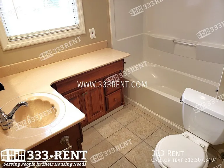 7636 Locust St — Photo 8