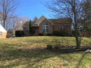 1026 Lyndhurst Rd, Waynesboro, VA 22980