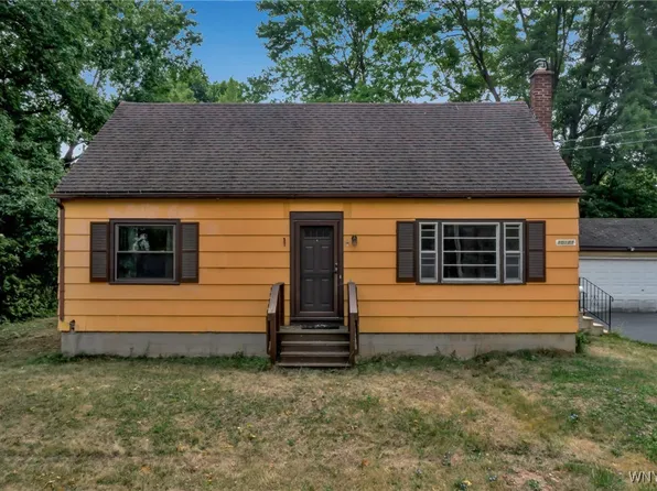 10121 Greiner Rd, Clarence, NY 14031