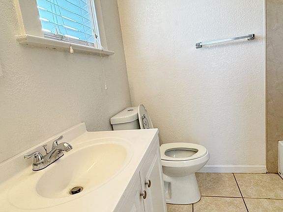 4th image of 443 N 12th St
