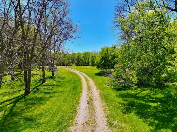 87387 245th St, Oakland, MN 56007