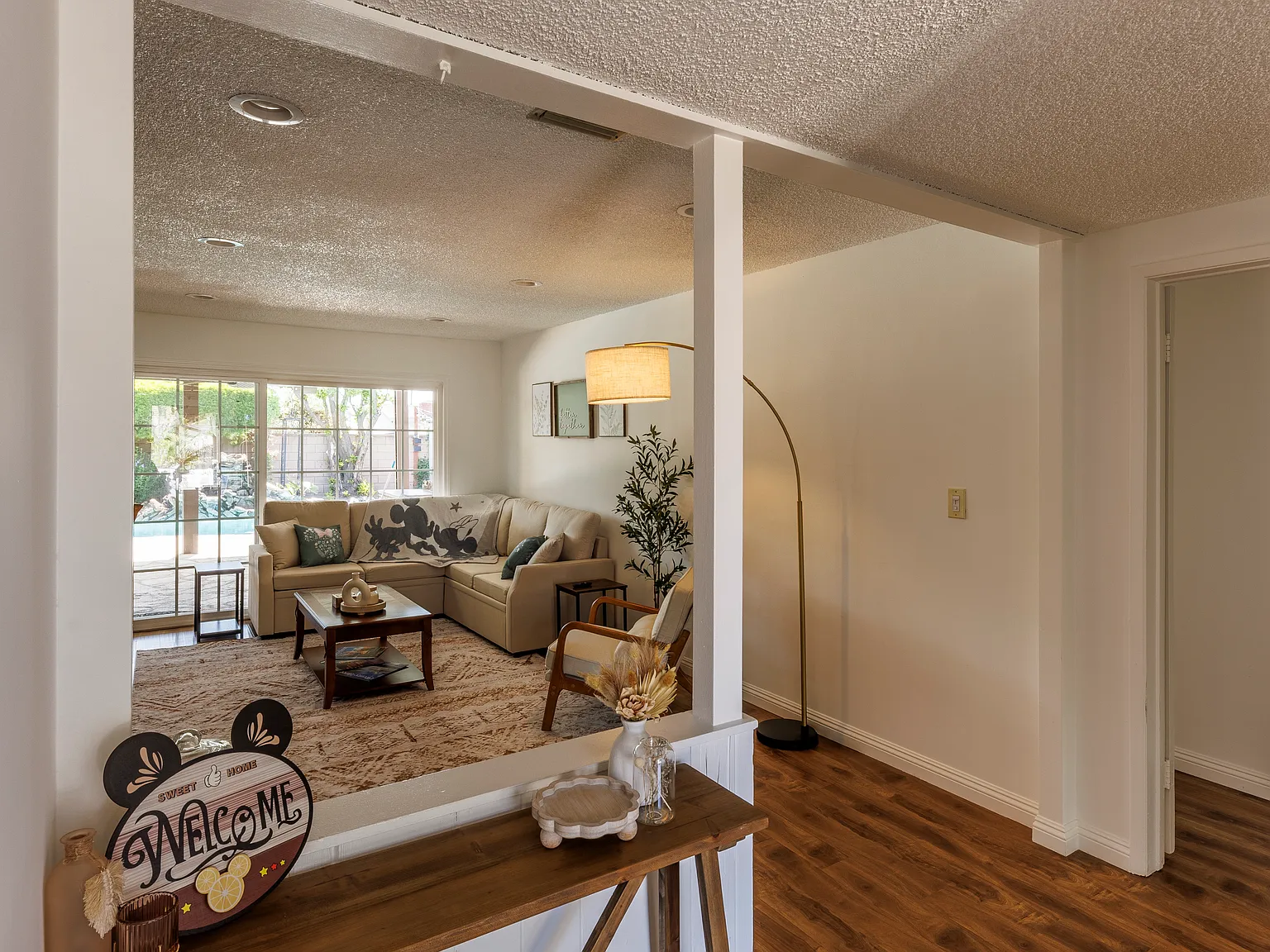 630 S Archer St — Photo 2