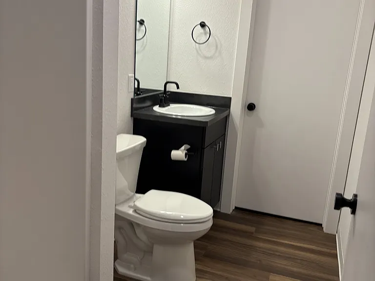 545 N Sheridan Ave #202 — Photo 8