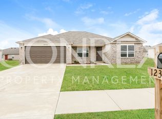 12312 Vernonia Dr, North Little Rock, AR 72117