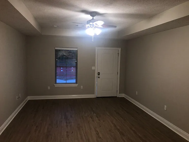 805 Hickory St #A — Photo 3