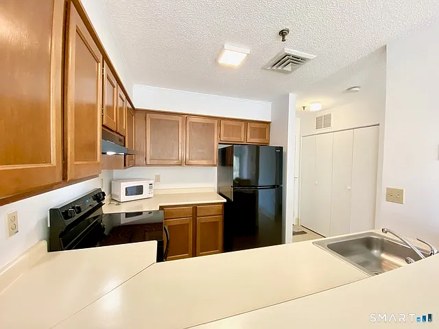 1204 Whitney Ave #208 — Photo 6